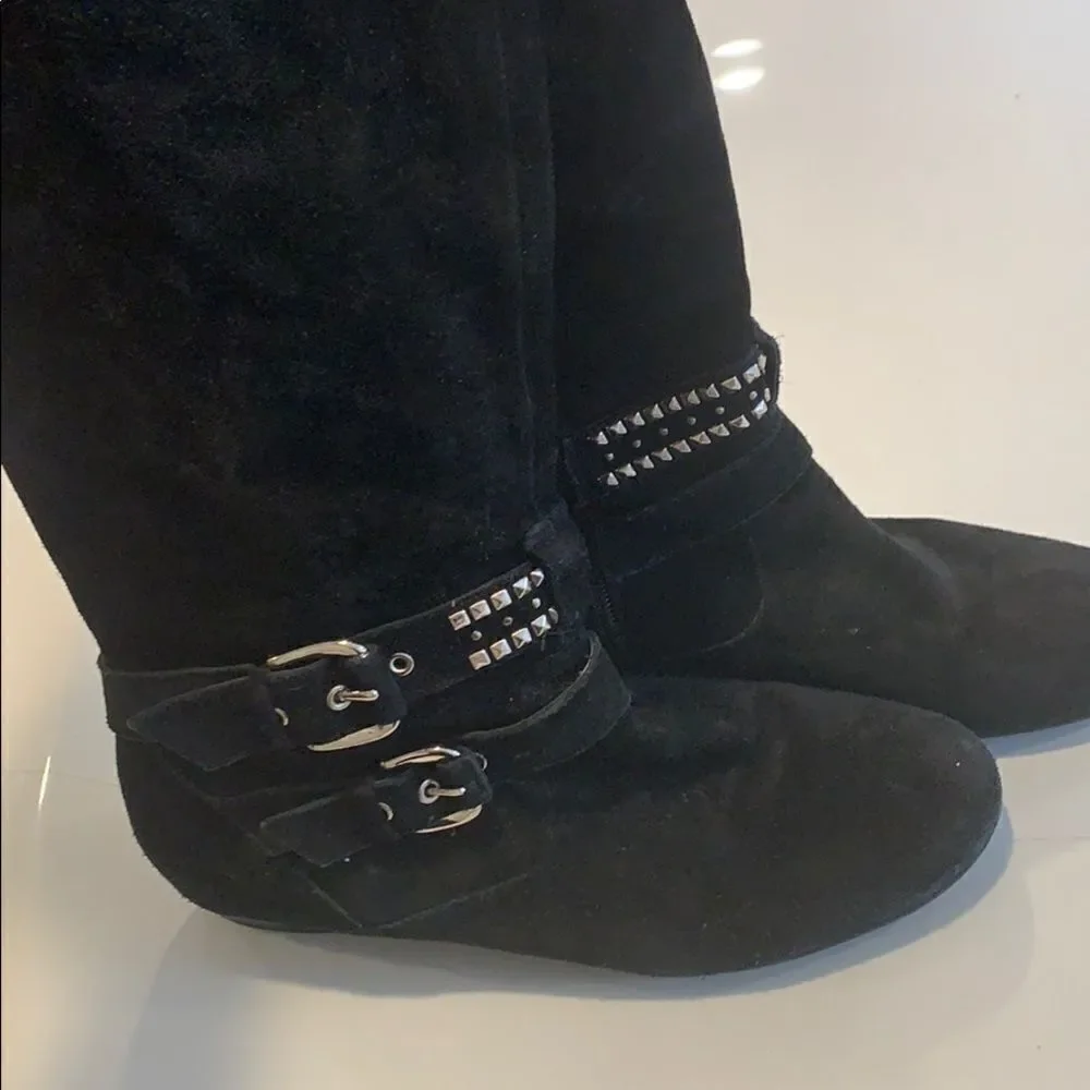 💕Last deal 💕BCBG suede fabric boots
